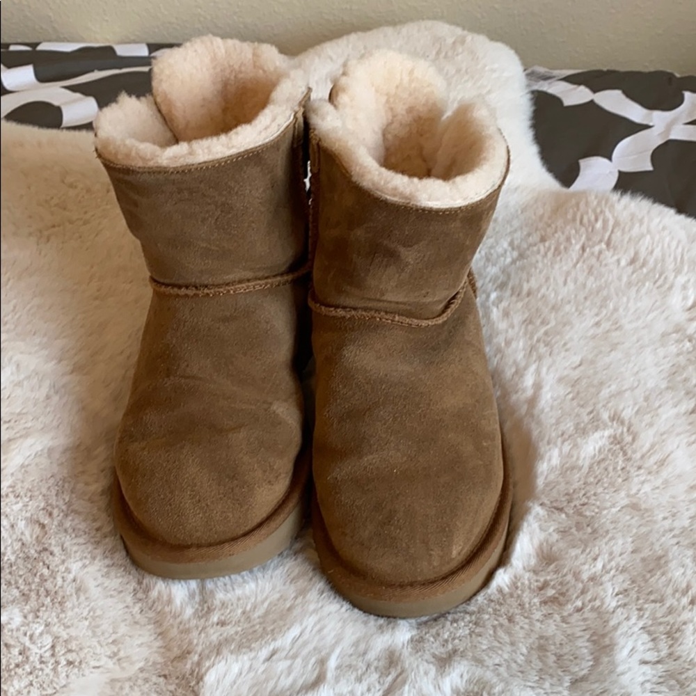 UGG Chestnut Tie Back Ankle Boot Size 8